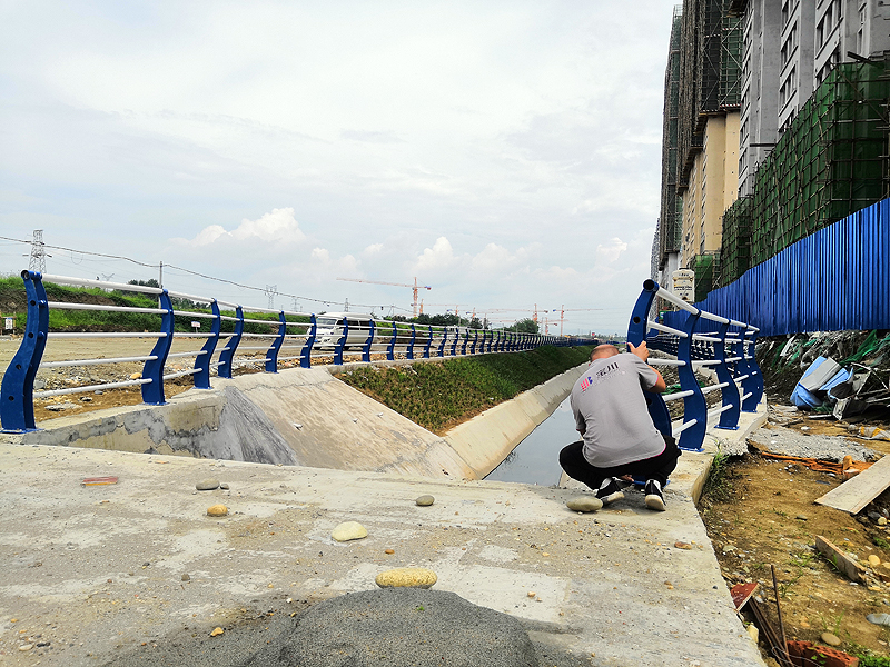 青白江河道护栏