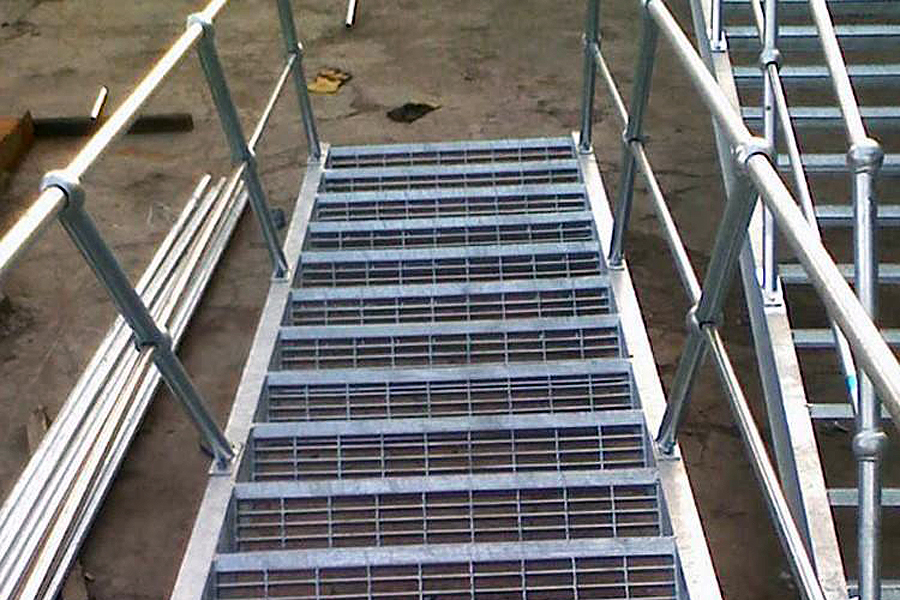 钢梯踏步板