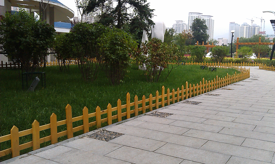 木塑草坪护栏